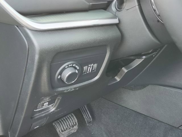 New 2025 Jeep Grand Cherokee L Altitude image 14