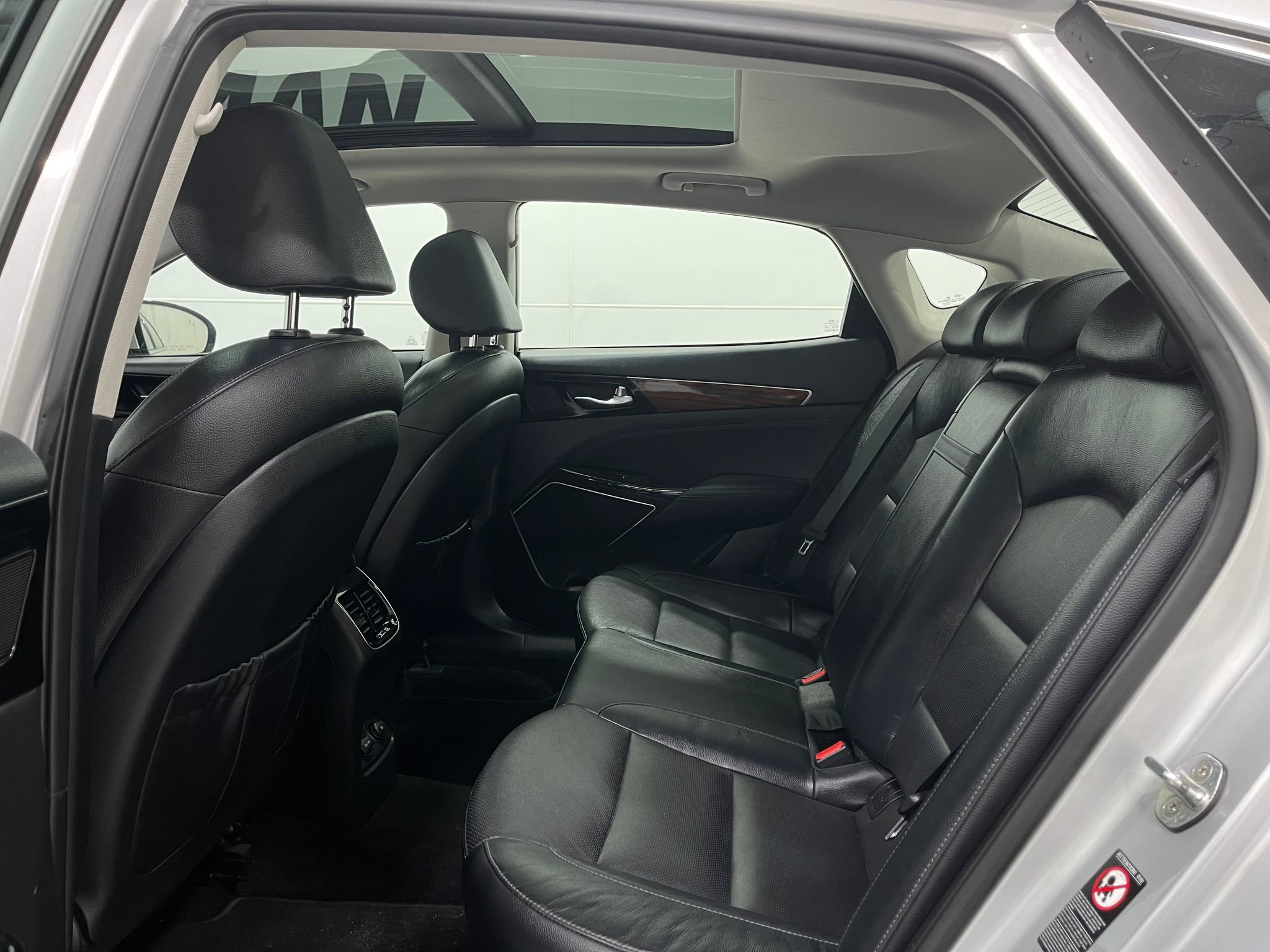 Used 2018 Kia Cadenza Technology image 32