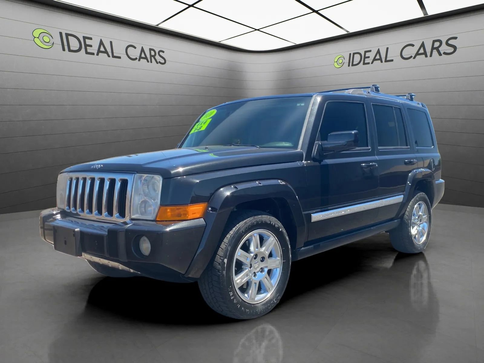 Used 2010 Jeep Commander Limited AWD/4WD image 1