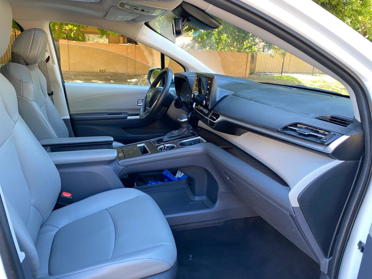 Used 2023 Toyota Sienna XLE FWD image 56