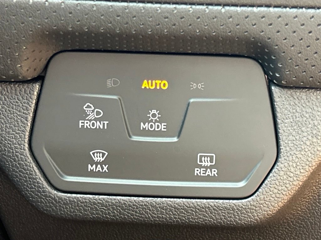 New 2026 Volkswagen Atlas Cross Sport SE FWD image 31