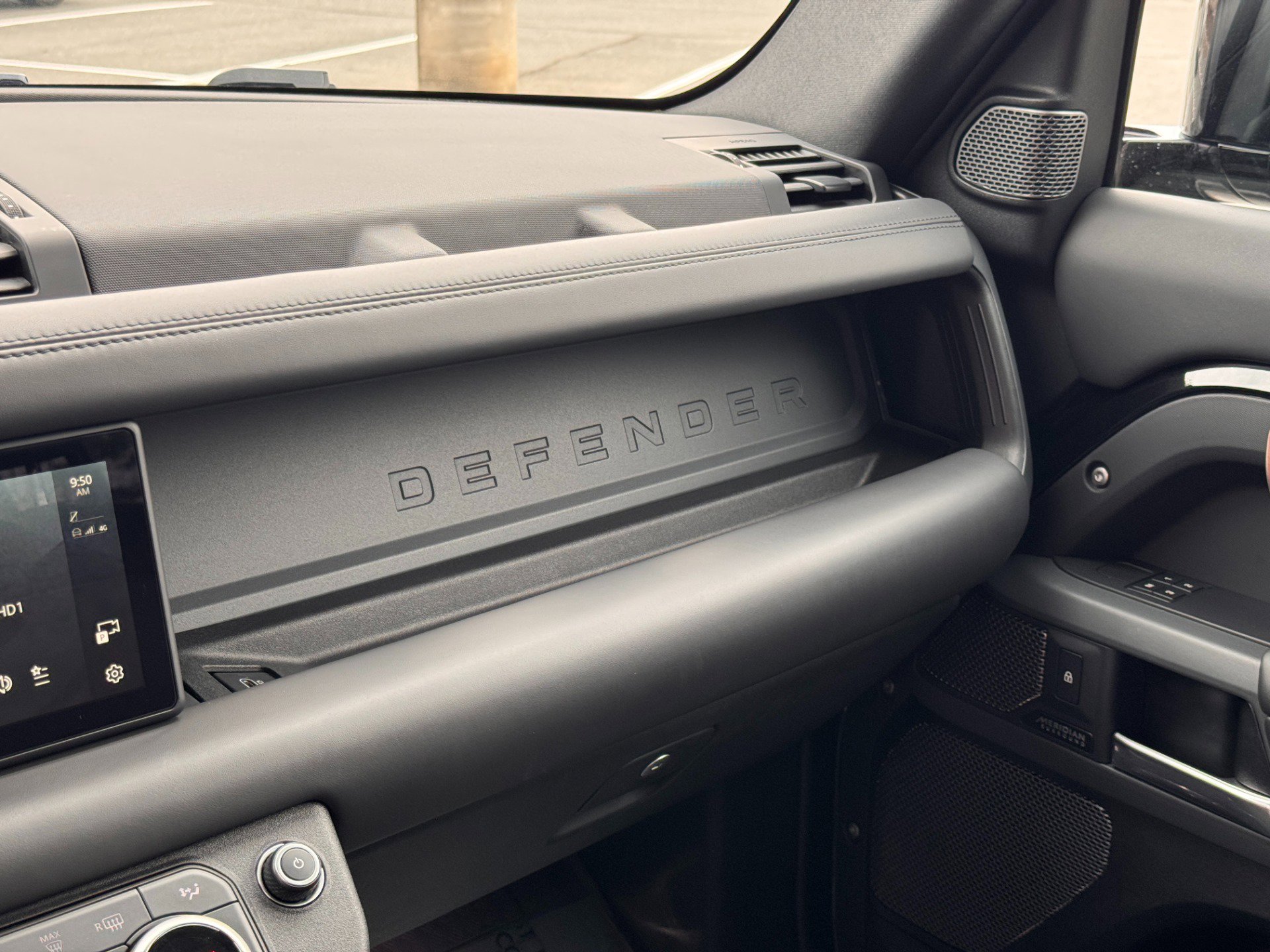 Used 2023 Land Rover Defender 110 X-Dynamic SE AWD/4WD image 33