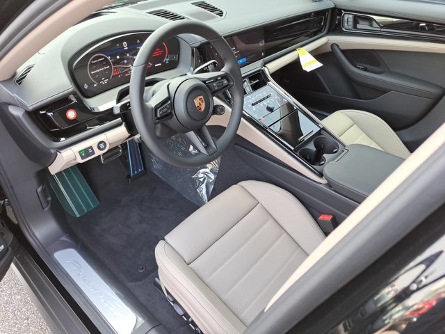 New 2026 Porsche Panamera 4 image 4