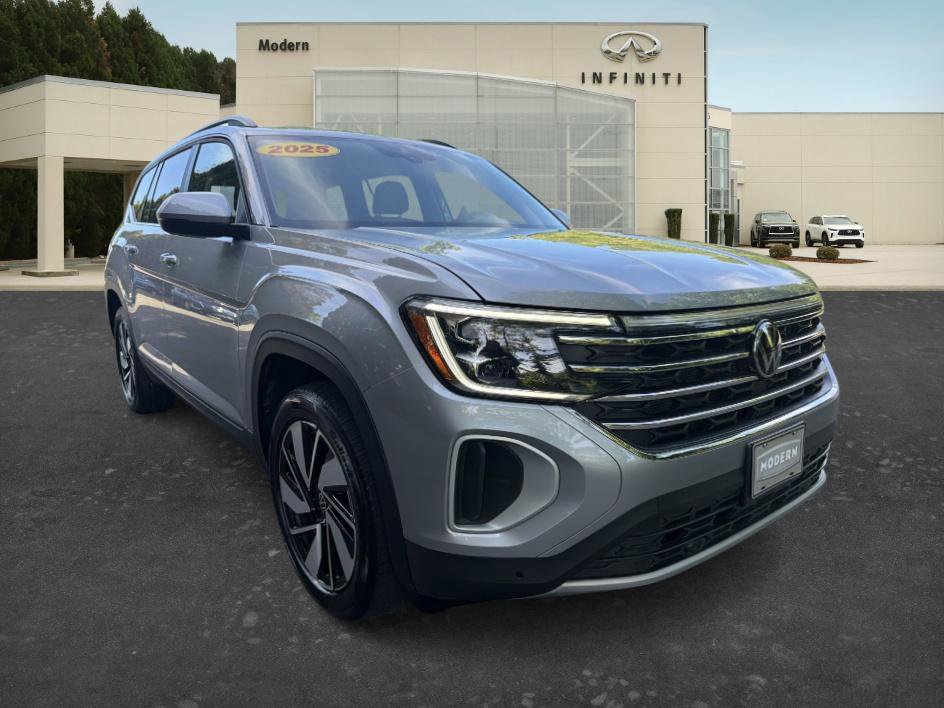 Used 2025 Volkswagen Atlas SE FWD image 3