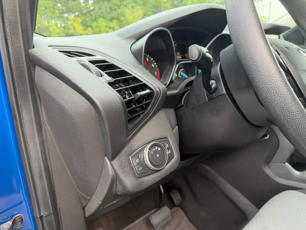Used 2019 Ford Escape SE FWD image 13
