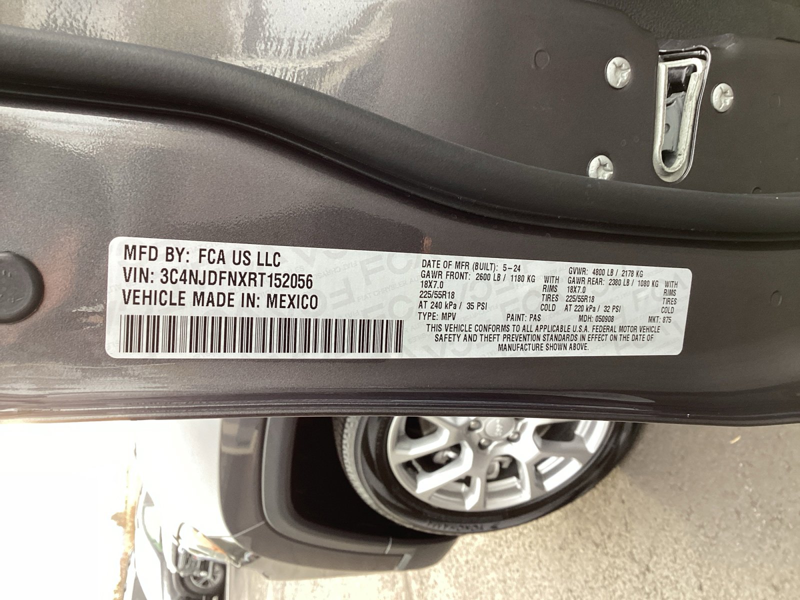 Used 2024 Jeep Compass Latitude image 16