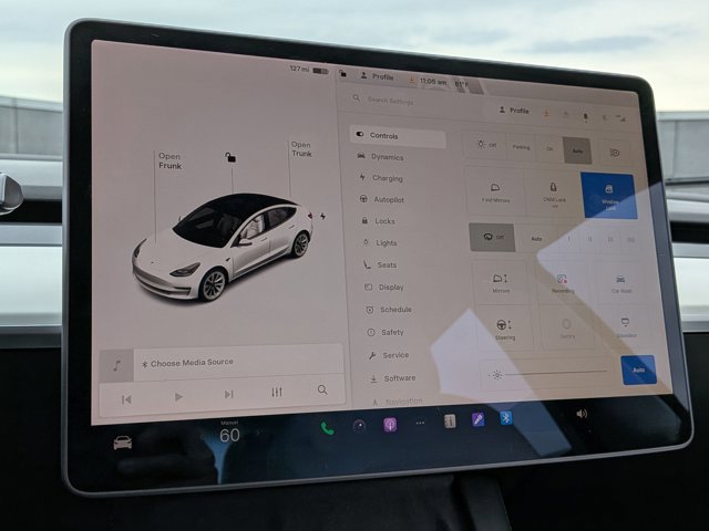 Used 2021 Tesla Model 3 Standard Range Plus image 16