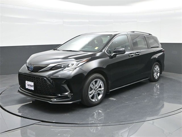 Used 2022 Toyota Sienna XSE image 9