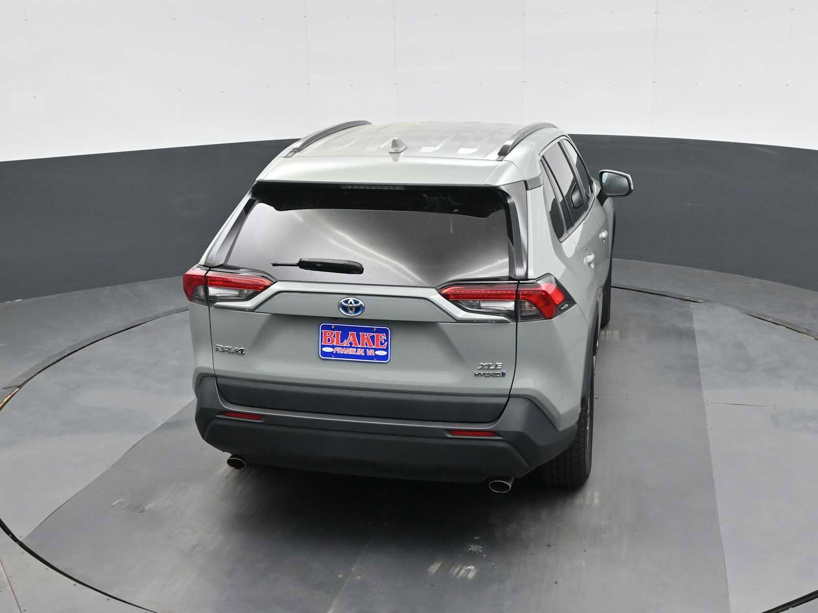 Used 2022 Toyota RAV4 XLE w/ XLE Grade Weather Package AWD/4WD image 19