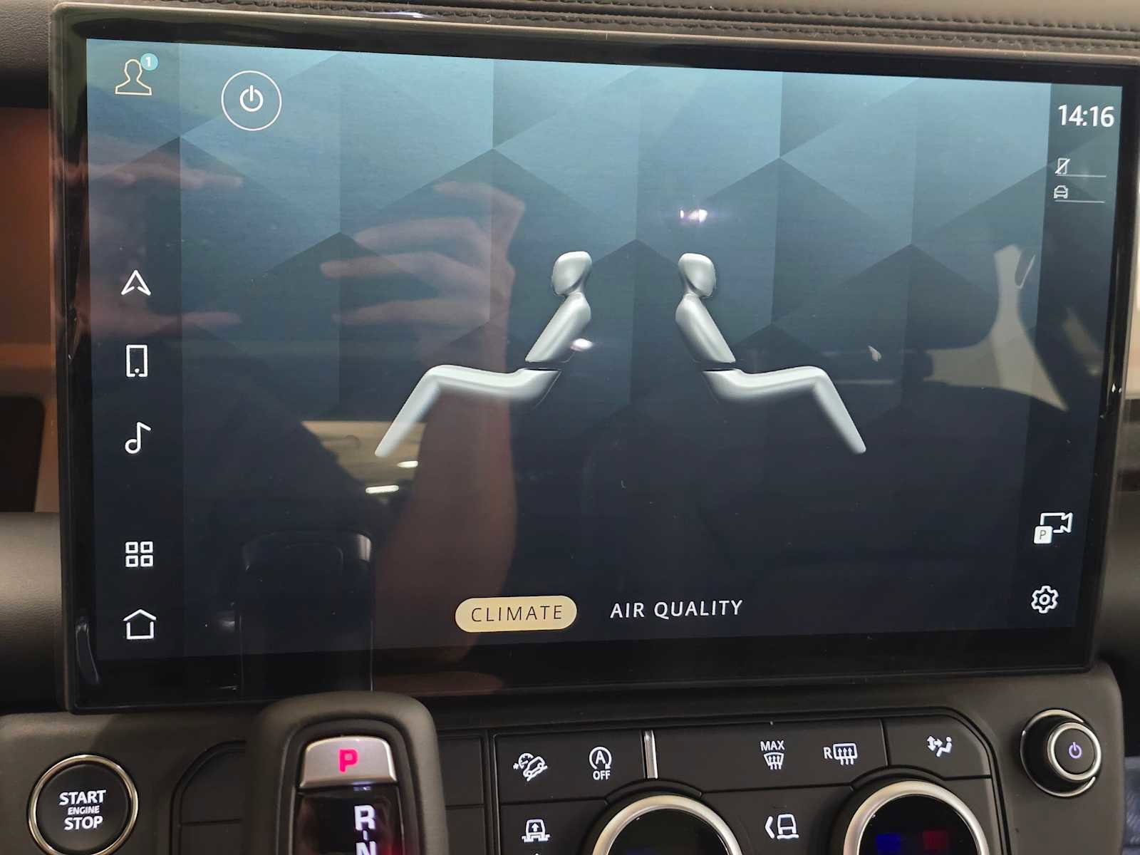 New 2026 Land Rover Defender 130 X-Dynamic SE image 28