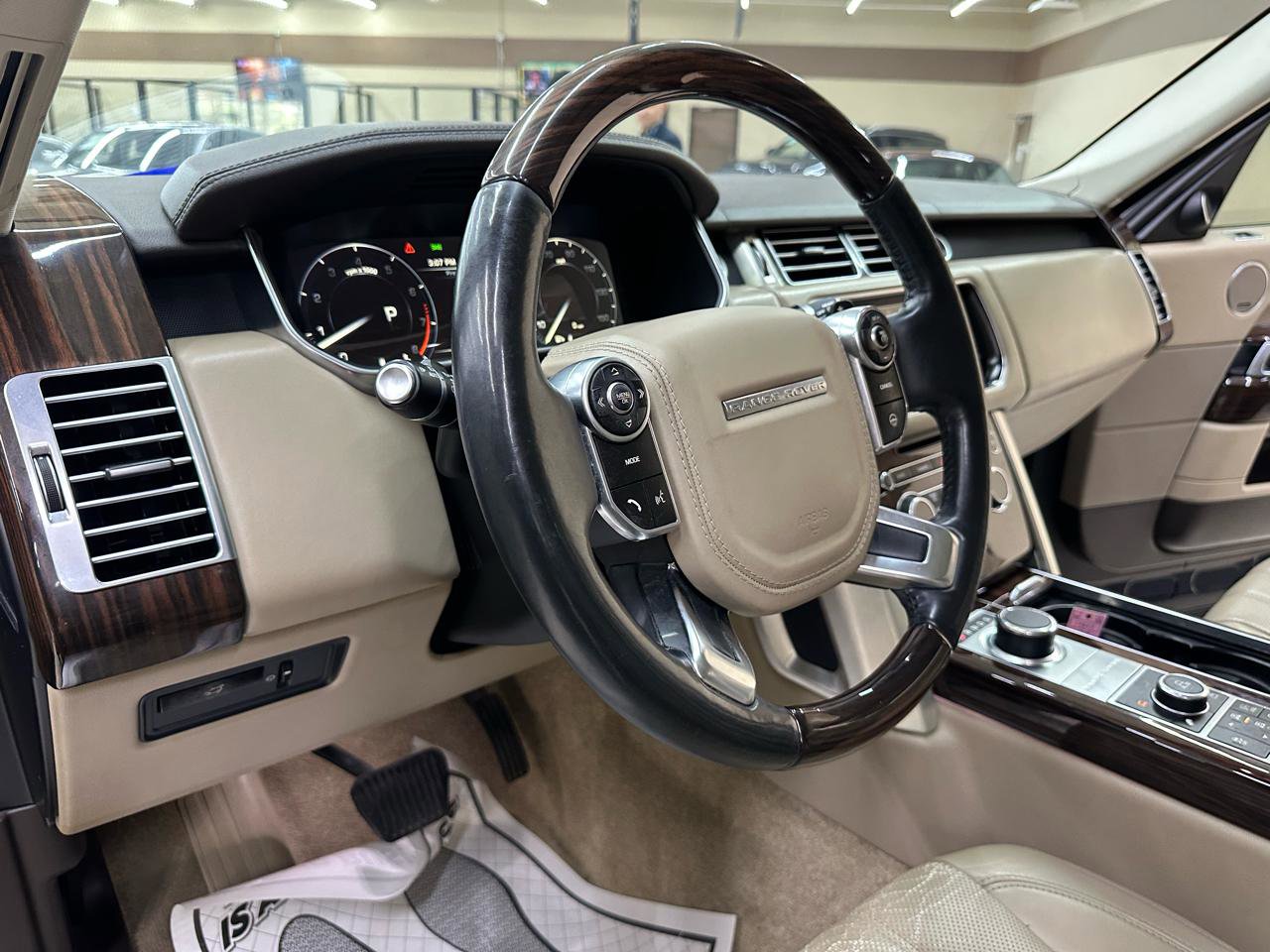 Used 2014 Land Rover Range Rover HSE AWD/4WD image 20