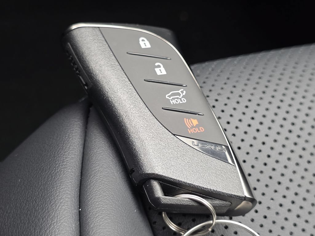 New 2026 Lexus TX 500h AWD image 30