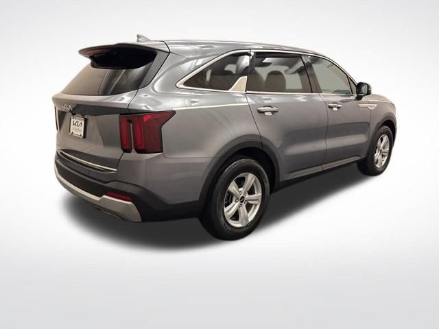 Certified 2025 Kia Sorento LX image 5