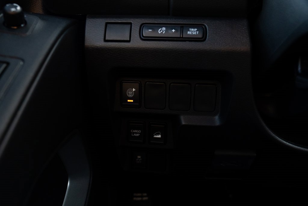 Used 2025 Nissan Frontier SV image 13