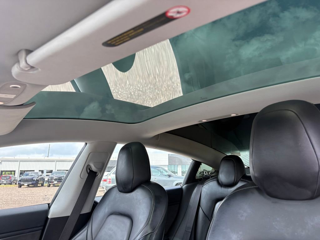 Used 2019 Tesla Model 3 Standard Range Plus image 19
