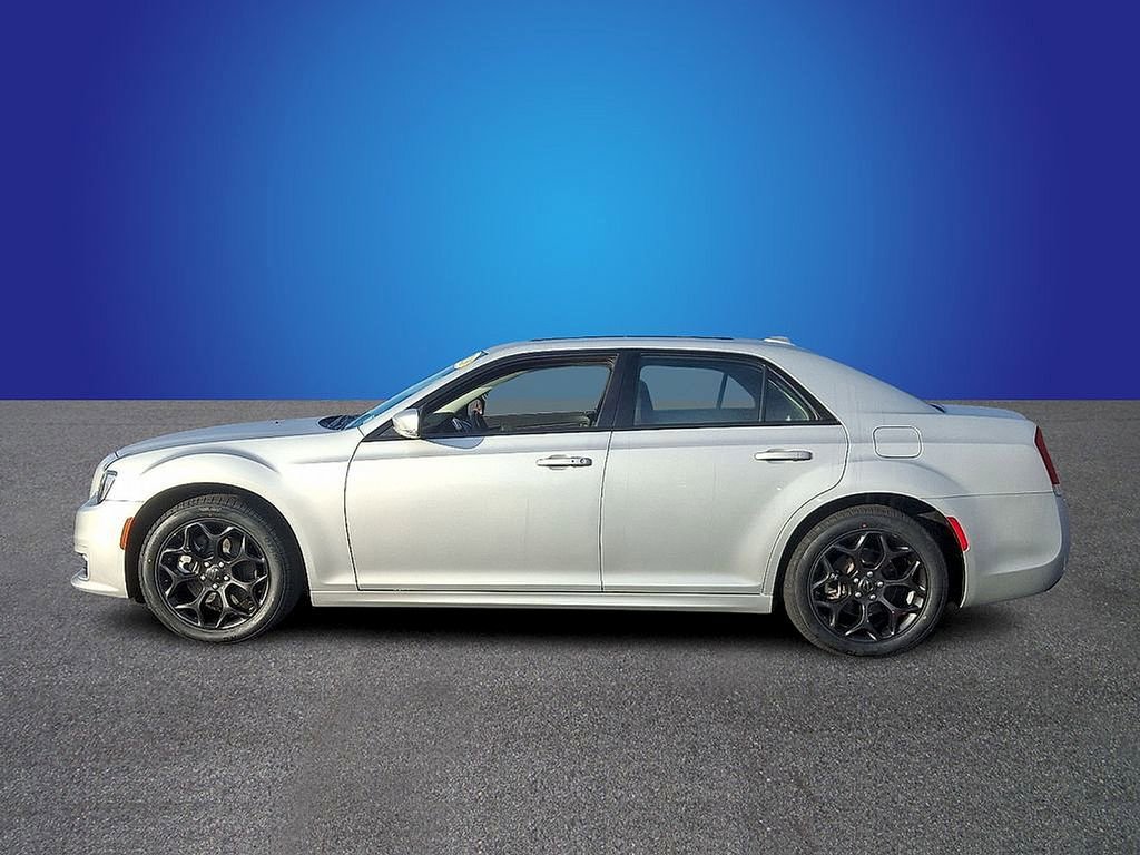 Used 2023 Chrysler 300 Touring L w/ Popular Equipment Group image 7