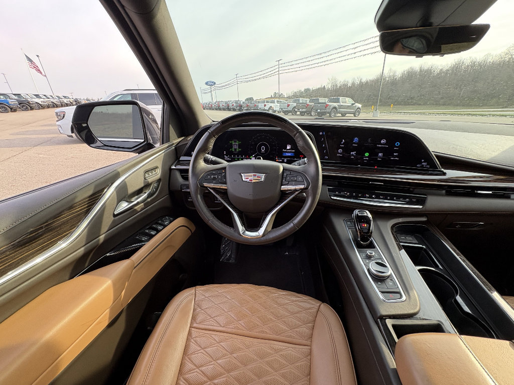 Used 2023 Cadillac Escalade Premium Luxury w/ LPO, Radiant Package AWD/4WD image 21
