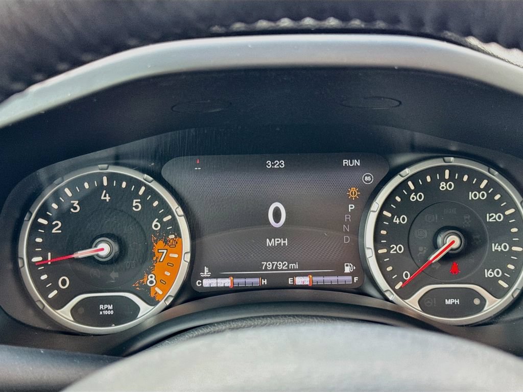 Used 2018 Jeep Renegade Limited w/ UConnect 8.4 Nav Group AWD/4WD image 14