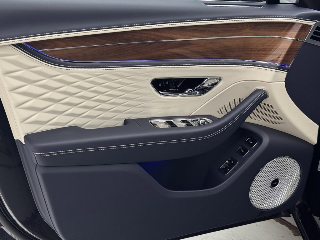 New 2026 Bentley Flying Spur Azure image 10