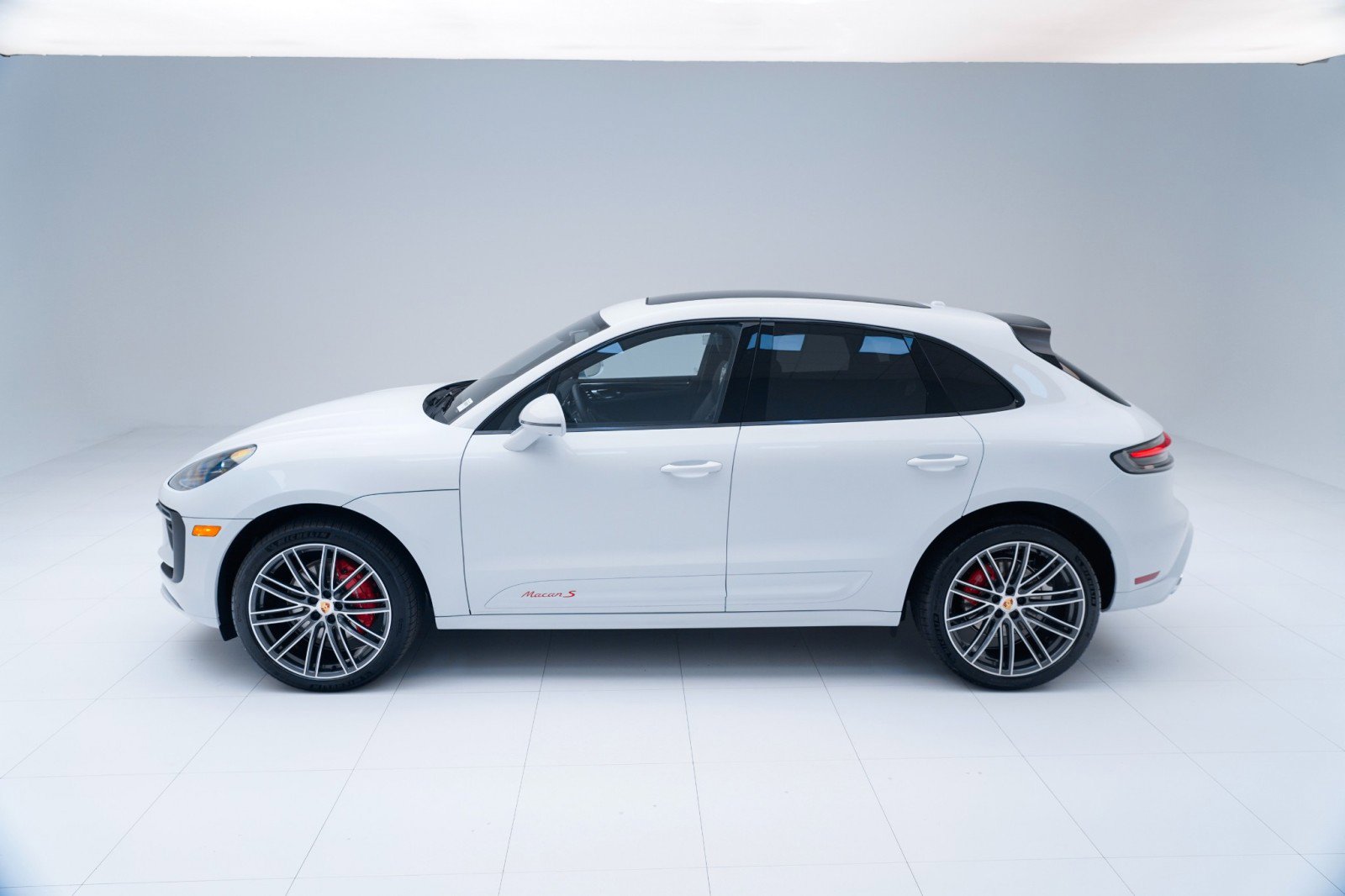 New 2026 Porsche Macan S image 2