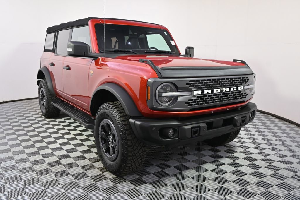 Used 2022 Ford Bronco Badlands image 9
