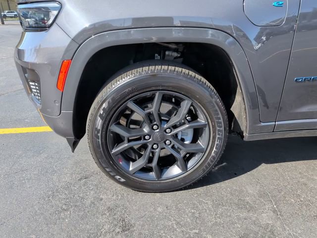 Used 2024 Jeep Grand Cherokee Limited 4xe image 11