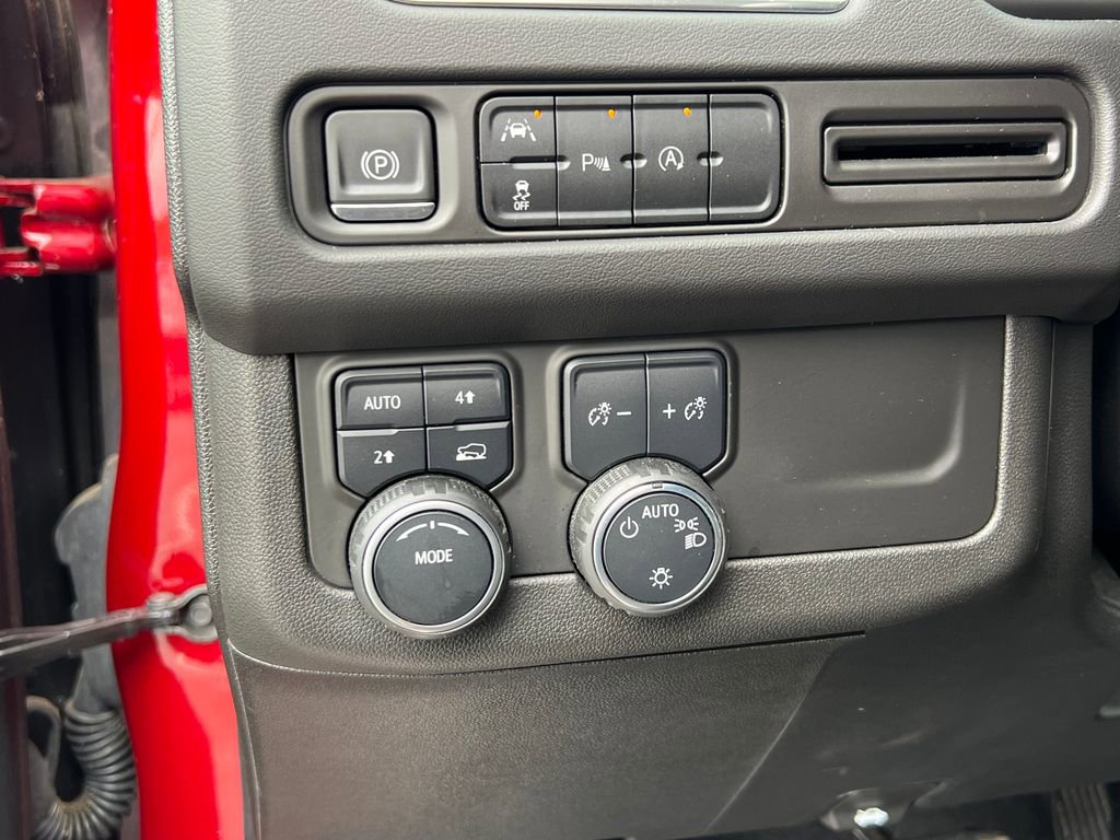 Used 2023 Chevrolet Tahoe RST AWD/4WD image 23