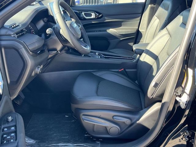 New 2026 Jeep Compass Latitude image 10