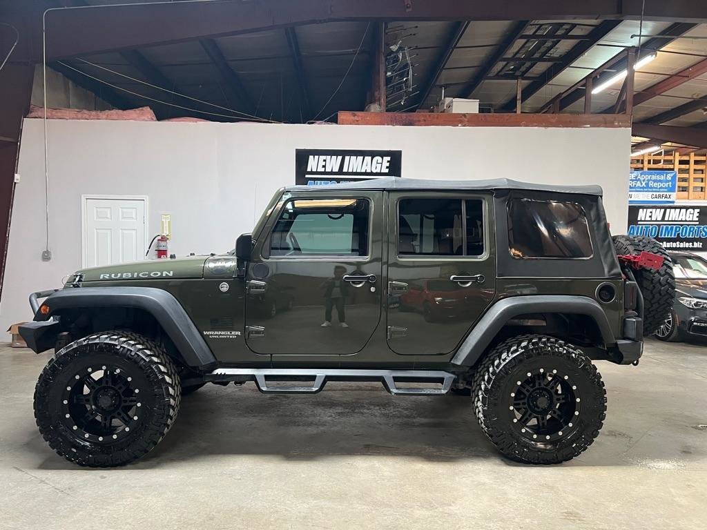 Used 2015 Jeep Wrangler Unlimited Rubicon w/ Connectivity Group image 6