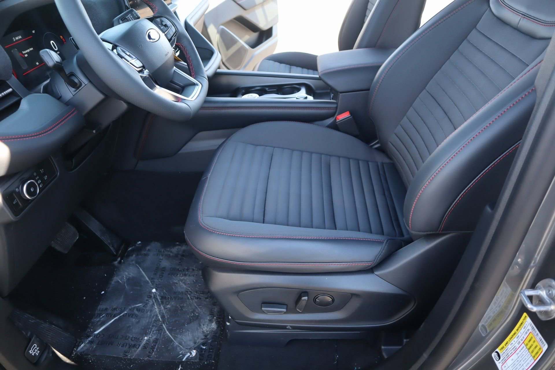 New 2026 Ford Explorer ST-Line w/ ST-Line Street Pack image 12