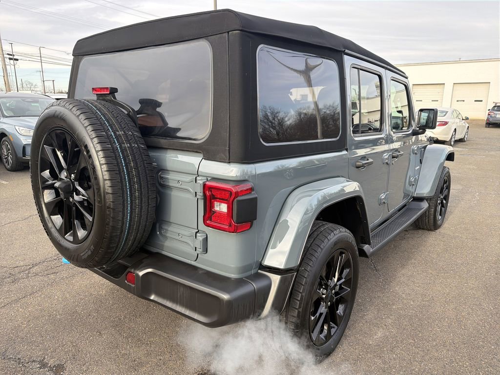 Used 2024 Jeep Wrangler Unlimited Sahara w/ Technology Group AWD/4WD image 6