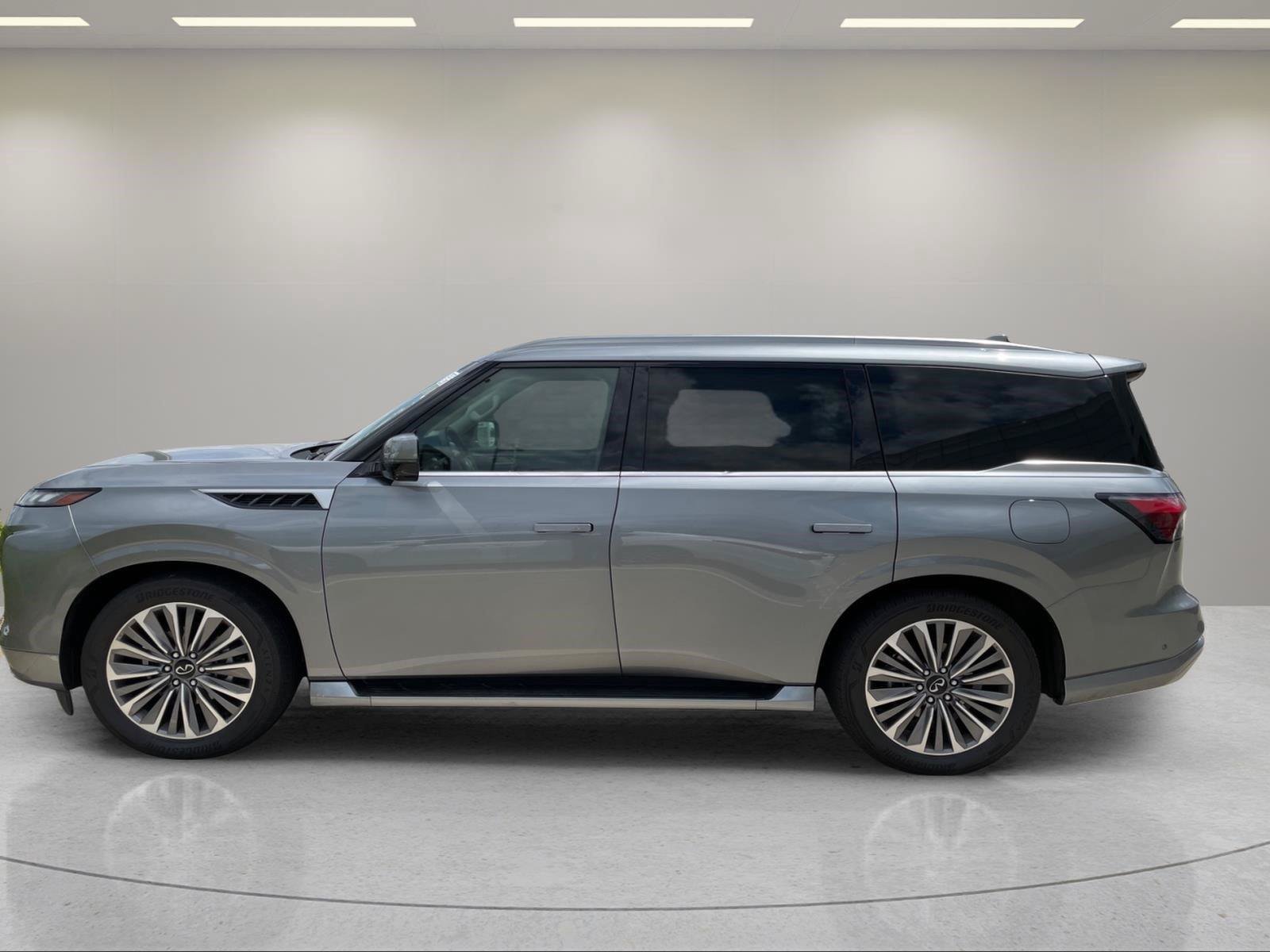 Certified 2025 INFINITI QX80 Sensory AWD/4WD image 2