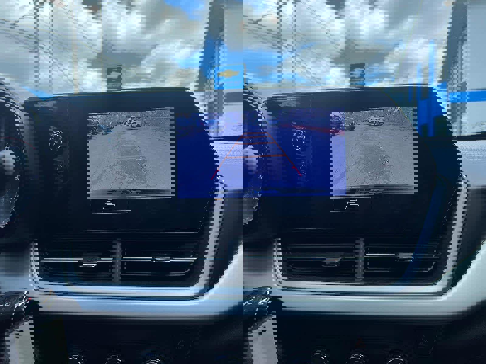 Certified 2024 Chevrolet Trax RS w/ Driver Confidence Package image 28