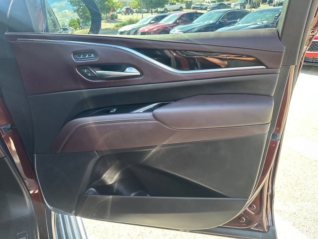Used 2023 Cadillac Escalade ESV Premium Luxury Platinum w/ Heavy-Duty Trailer Package AWD/4WD image 36