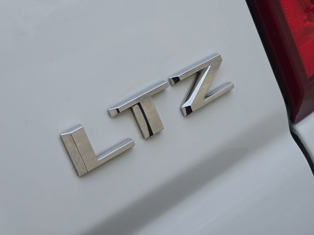 Used 2022 Chevrolet Silverado 3500 LTZ w/ LTZ Convenience Package AWD/4WD image 11