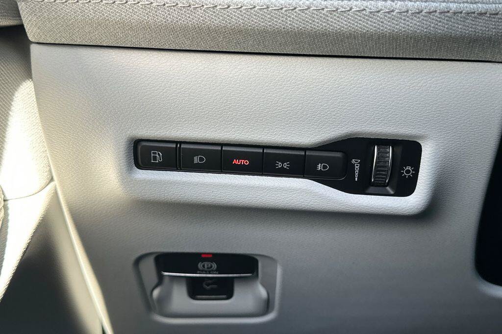 New 2026 Jeep Cherokee Laredo AWD/4WD image 28