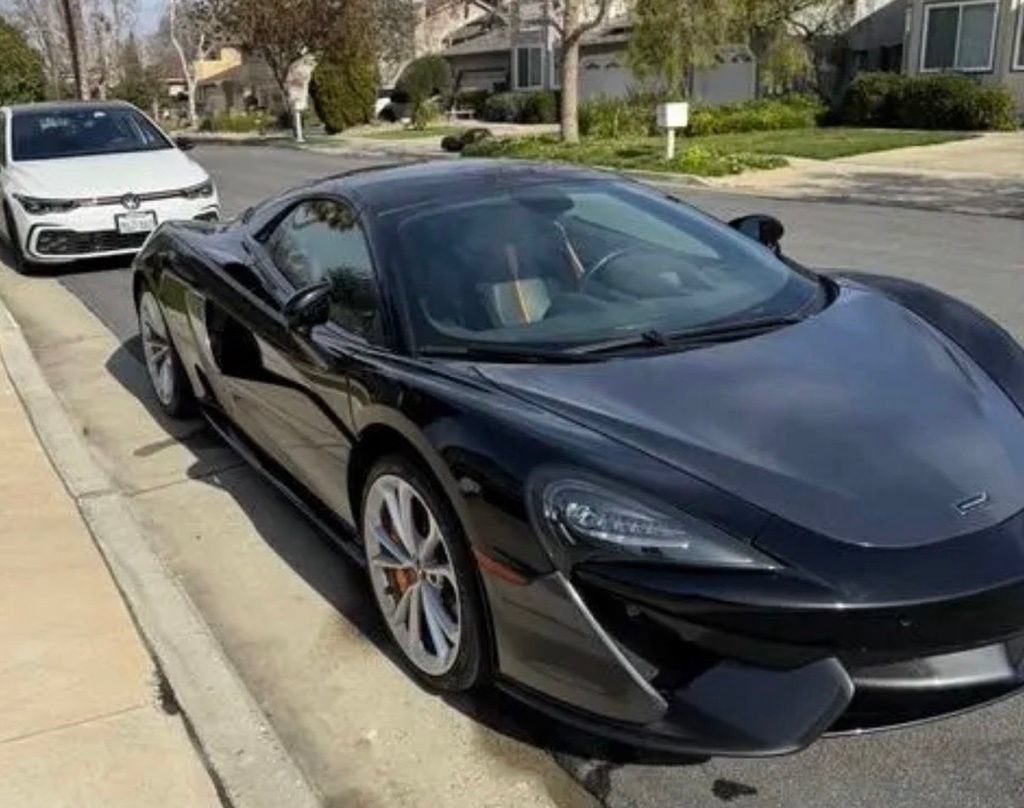 Used 2019 McLaren 570S Spider RWD image 2