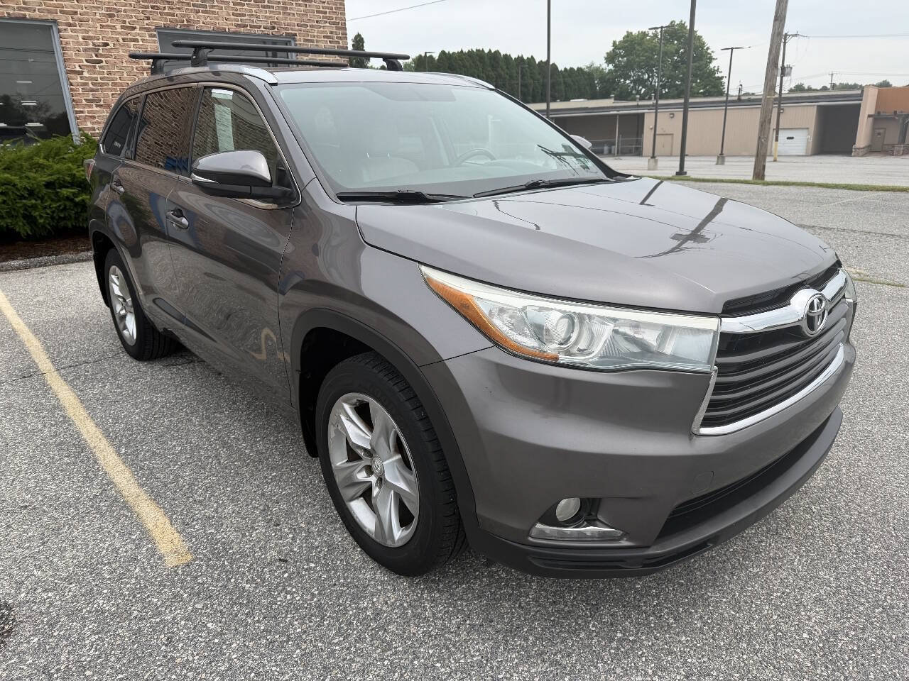 Used 2015 Toyota Highlander Limited AWD/4WD image 1