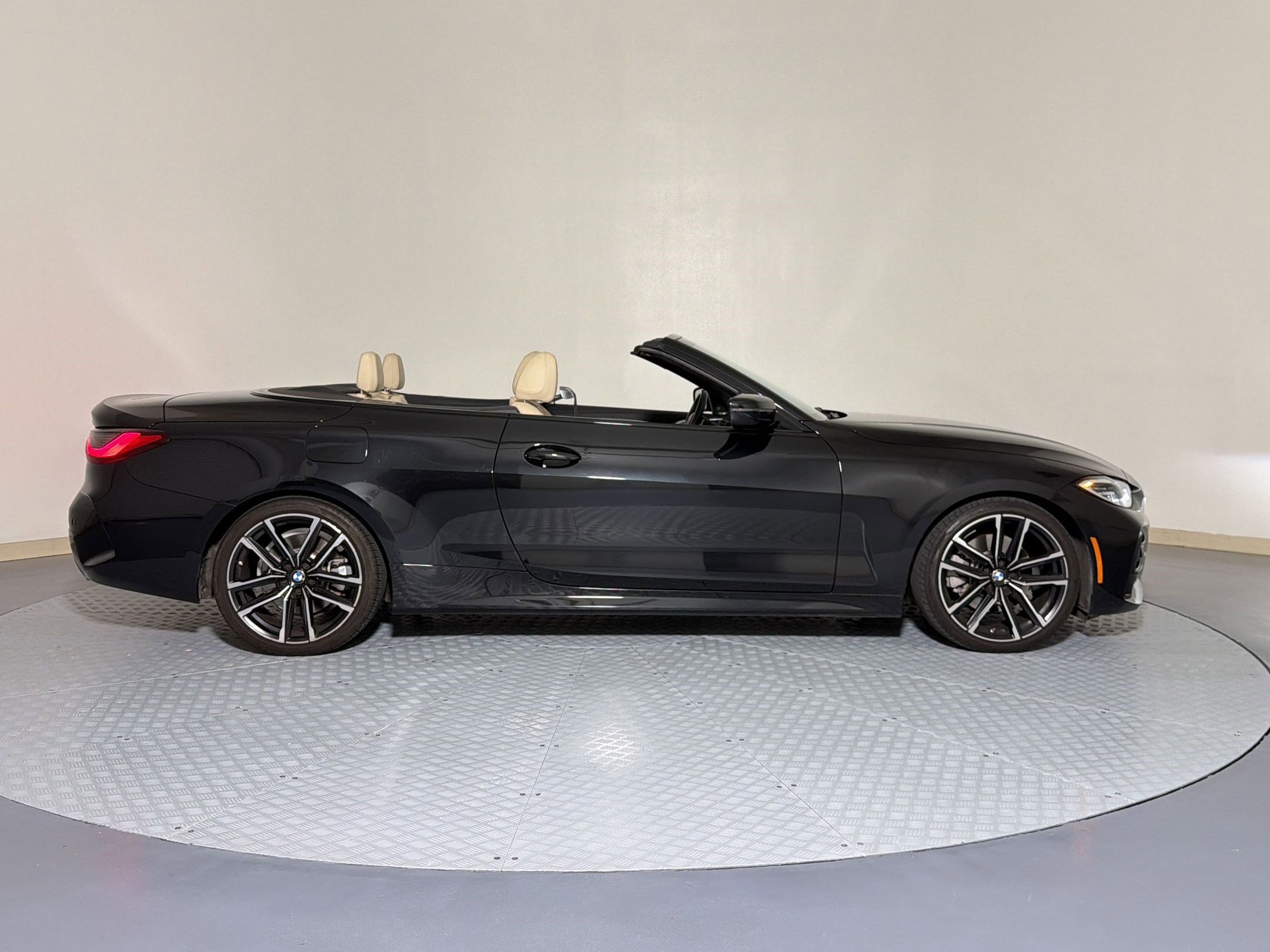 Certified 2024 BMW 430i Convertible w/ M Sport Package RWD image 7