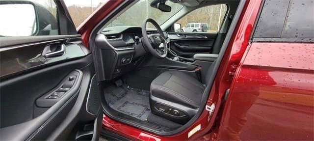 Used 2022 Jeep Grand Cherokee L Laredo w/ Luxury Tech Group I RWD image 12
