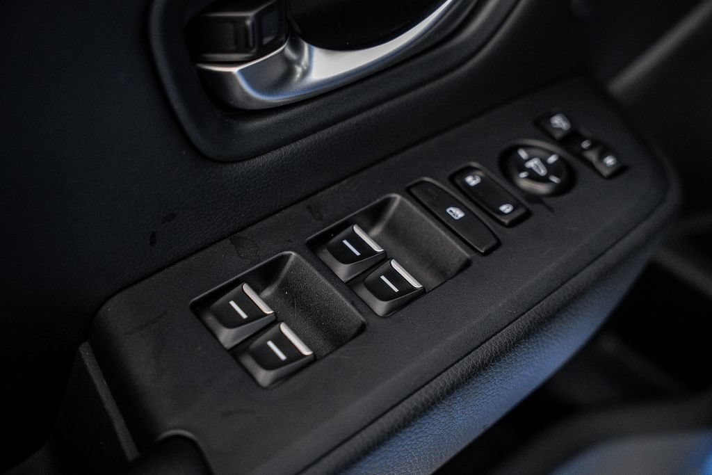 Used 2025 Honda Pilot TrailSport image 36