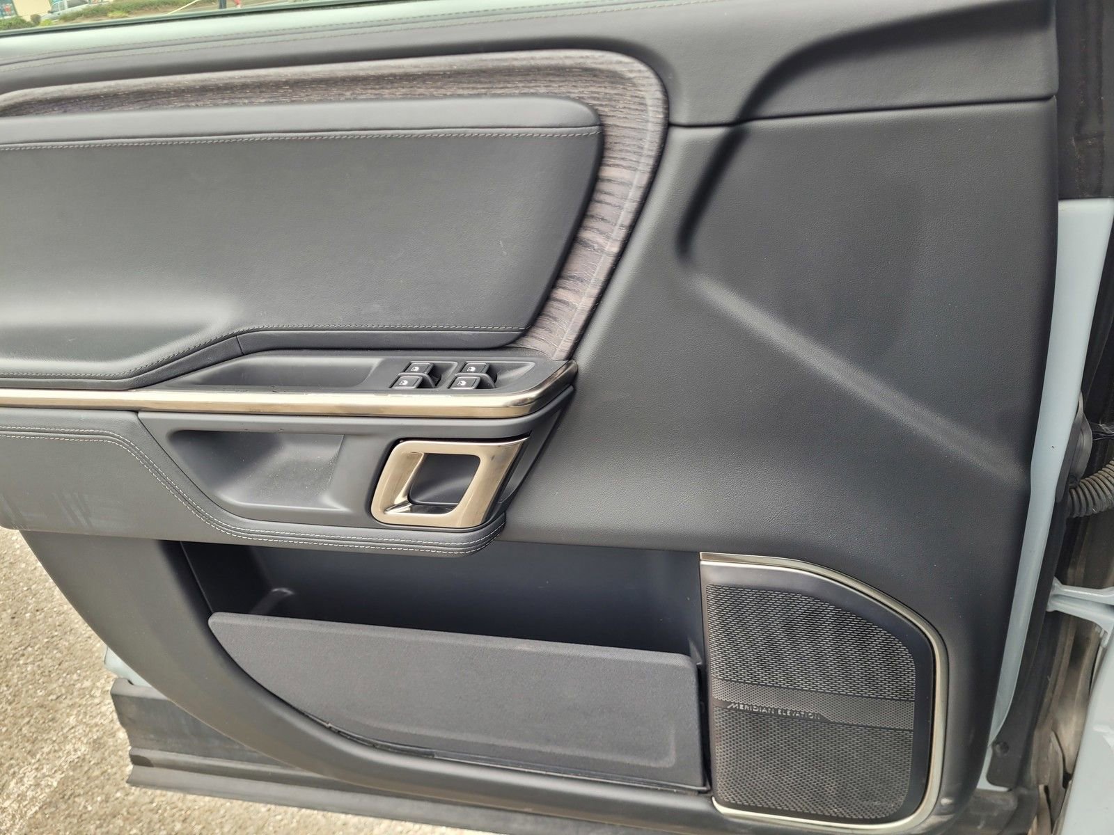 Used 2022 Rivian R1T Adventure image 16