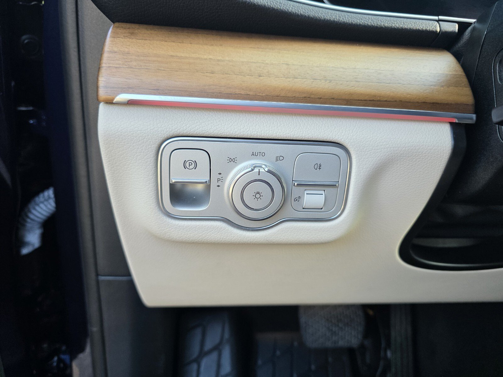 Used 2022 Mercedes-Benz GLE 350 4MATIC image 25