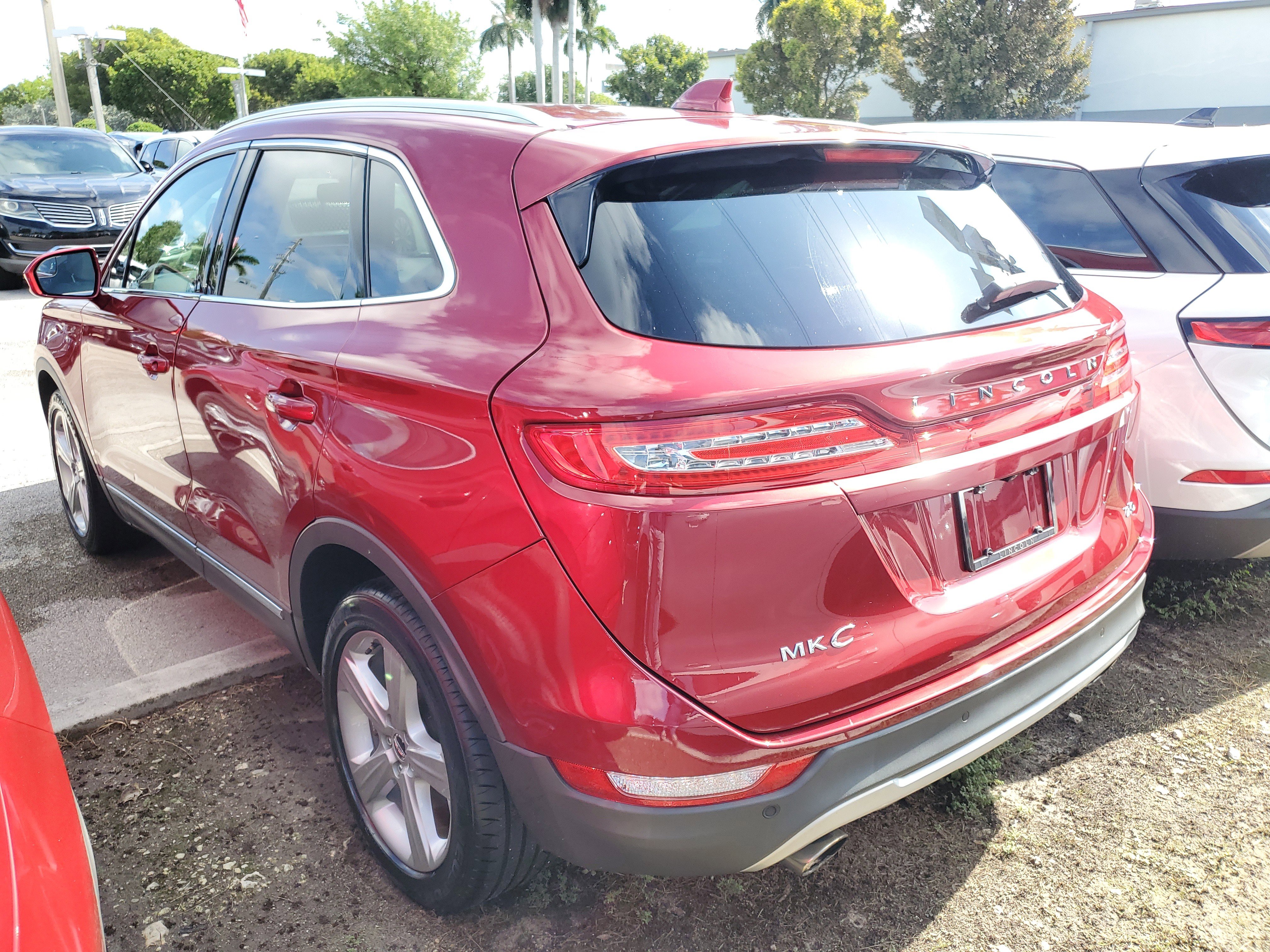 Used 2017 Lincoln MKC Premiere image 4