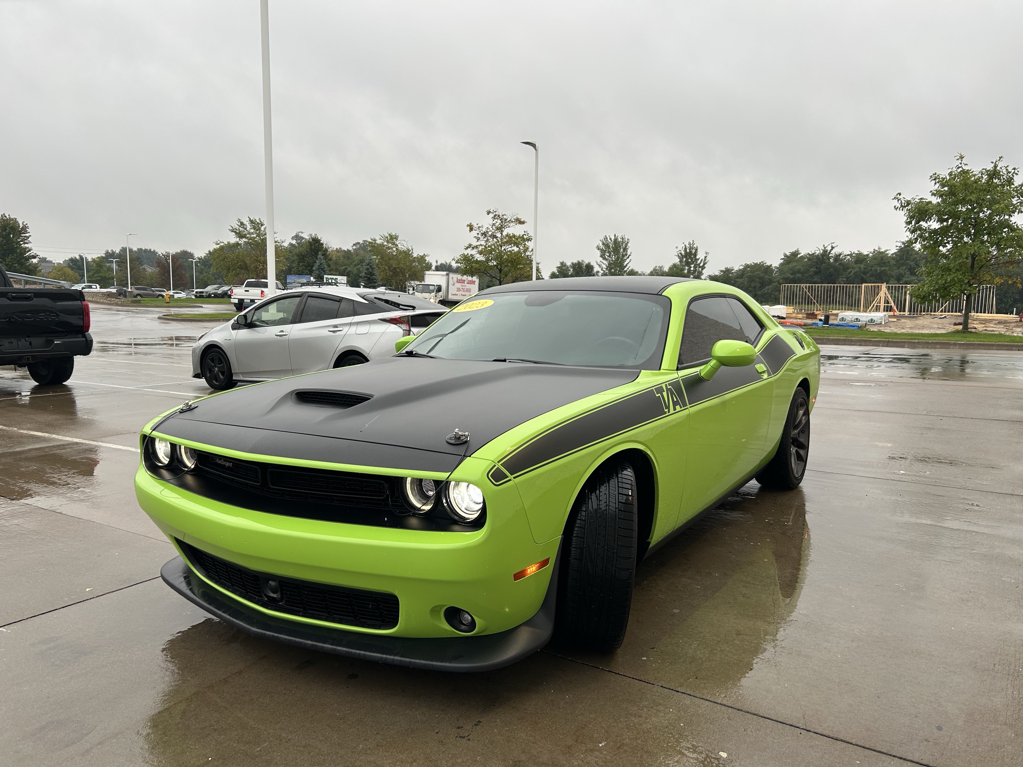 Used 2023 Dodge Challenger R/T w/ T/A Package RWD image 2