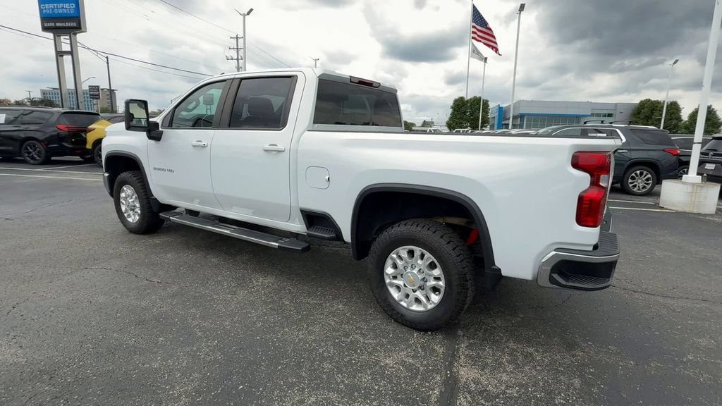 Used 2024 Chevrolet Silverado 2500 LT AWD/4WD image 6