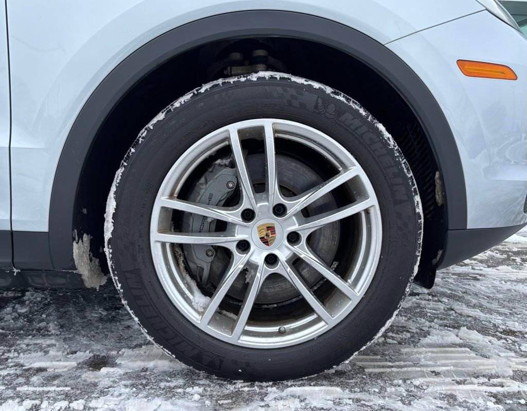 Used 2019 Porsche Cayenne S image 42