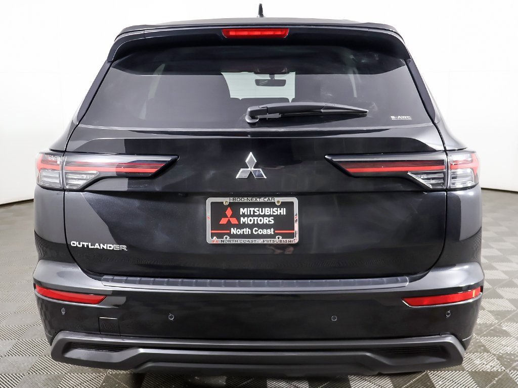 New 2026 Mitsubishi Outlander ES image 13
