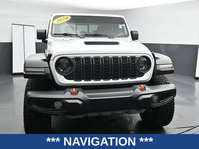 Used 2024 Jeep Gladiator Mojave w/ Technology Group AWD/4WD image 5