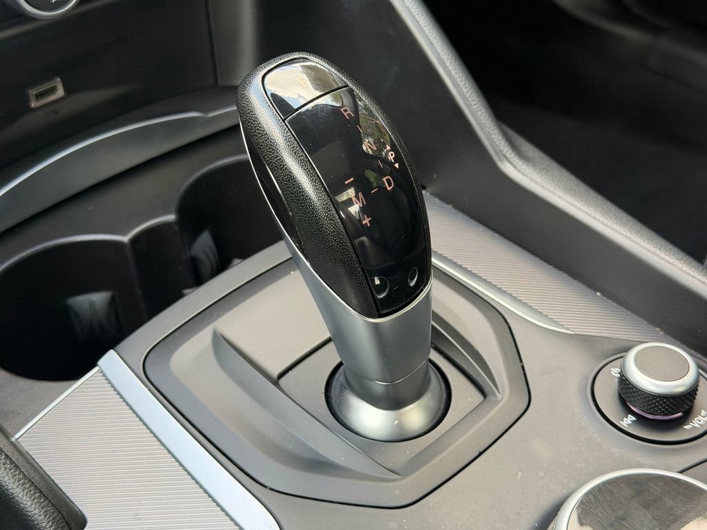 Used 2017 Alfa Romeo Giulia Ti w/ TI 19" Sport Package image 23